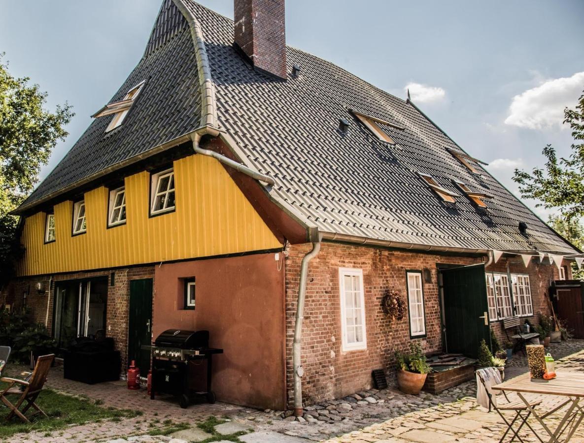 Вилла Altes Faehrhaus & Baeckerhaus Wewelsfleth Экстерьер фото